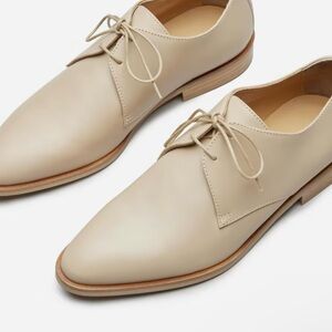 Everlane Modern Oxford color tan size 7.5 women